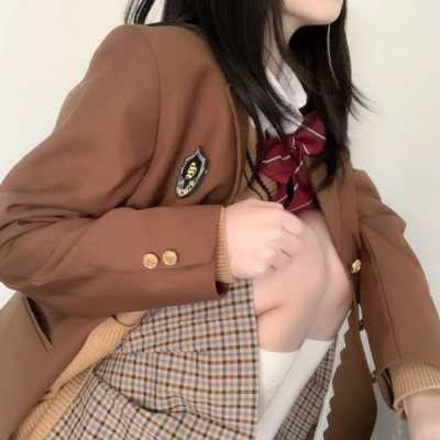 滑板车男孩